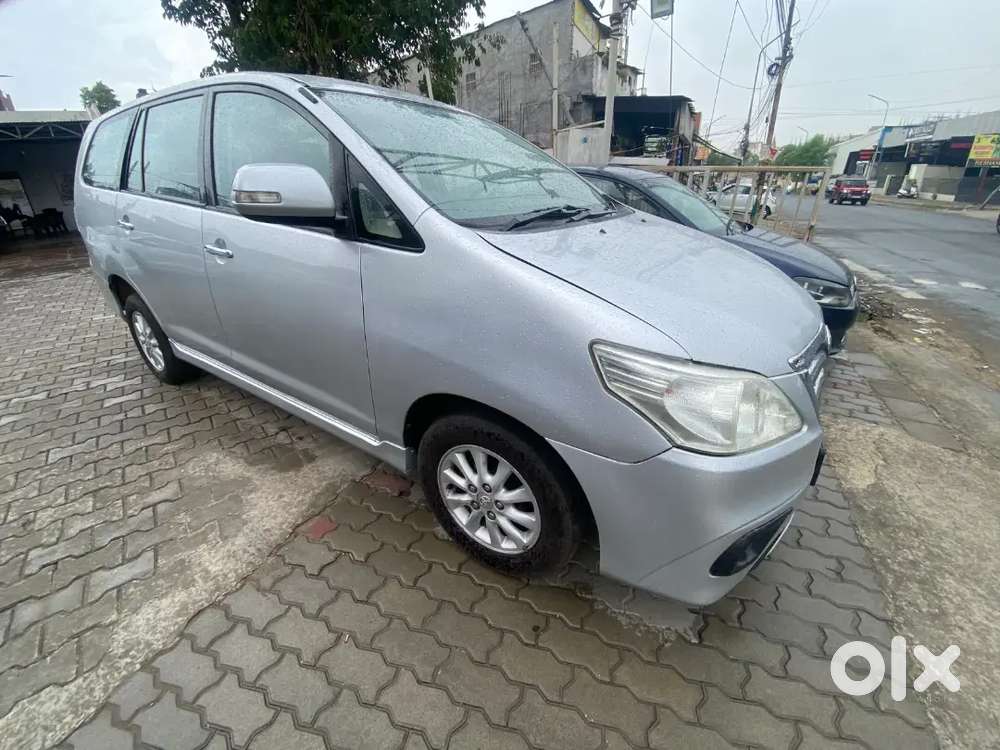 Toyota Innova 2.5 V Diesel 2013