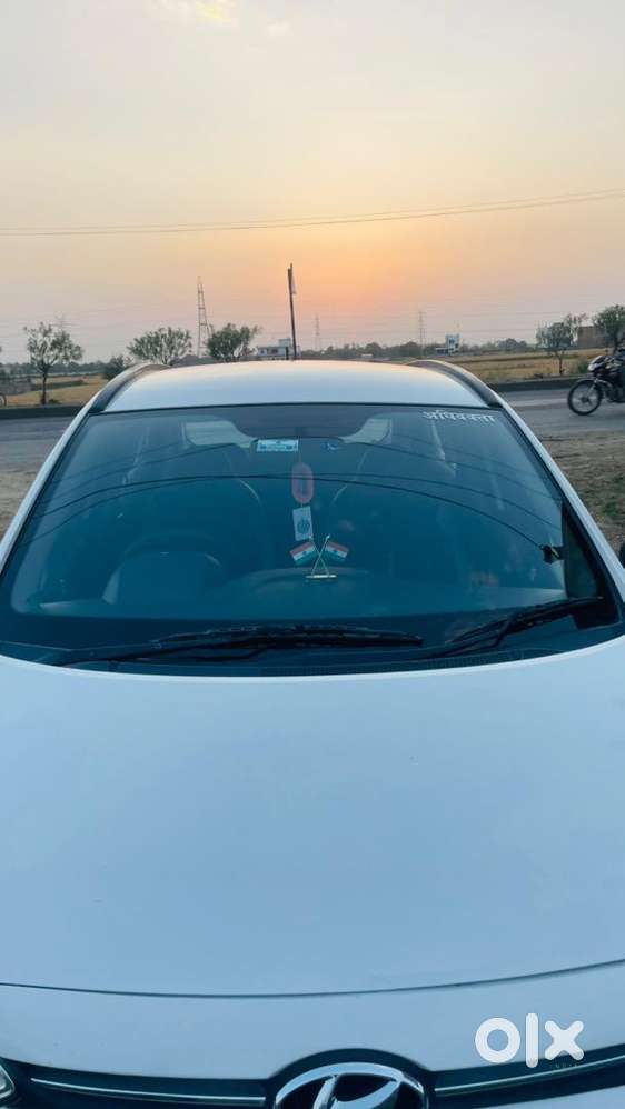 Hyundai Grand I10 2015 Sep  Excellent Condition  2nd  Owner  Low Km