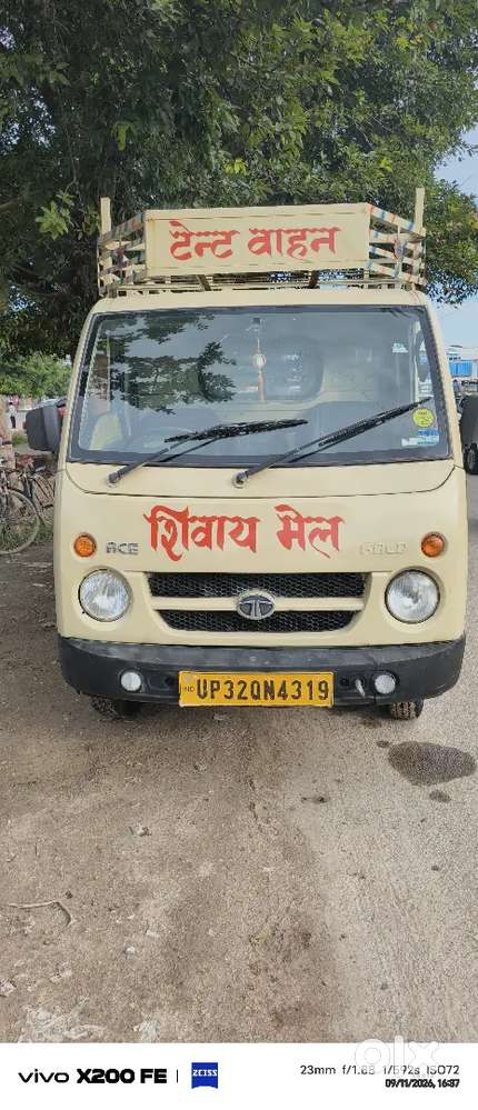 इंश्योरेंस फिटनेस नहीं है 19000 किलोमीटर चली गाड़ी गुड कंडीशन
