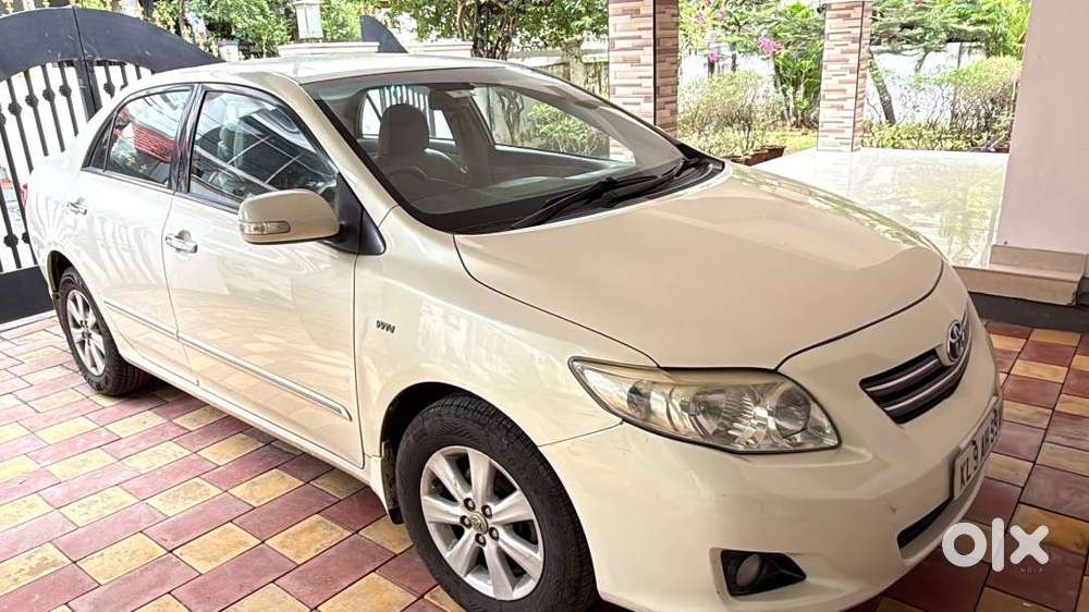Nri Owned Pearl White Altis For Sale