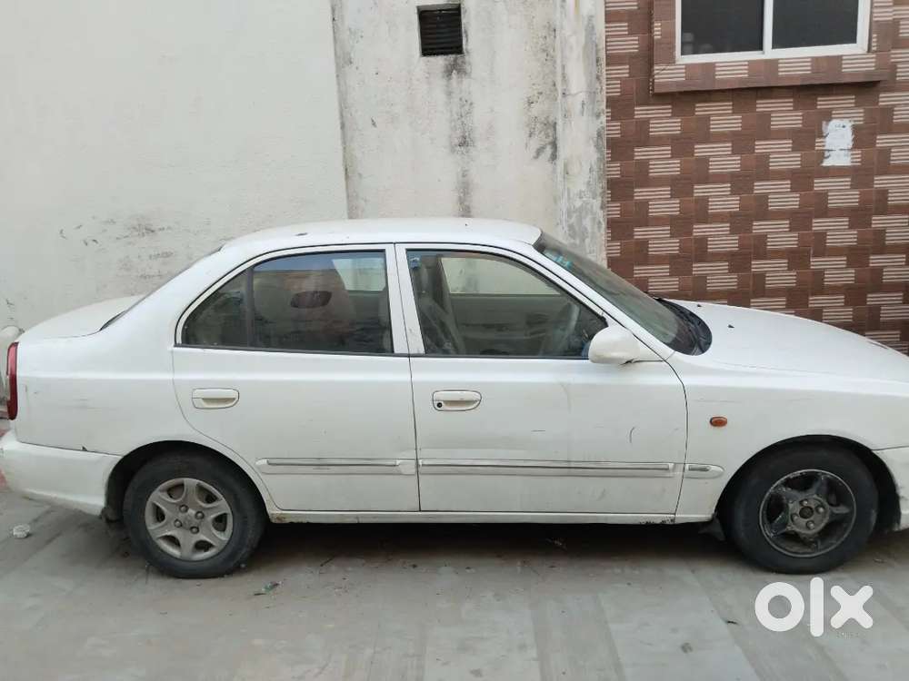 Hyundai Accent Hatchback 2011 Cng & Petrol 98000 Km Driven