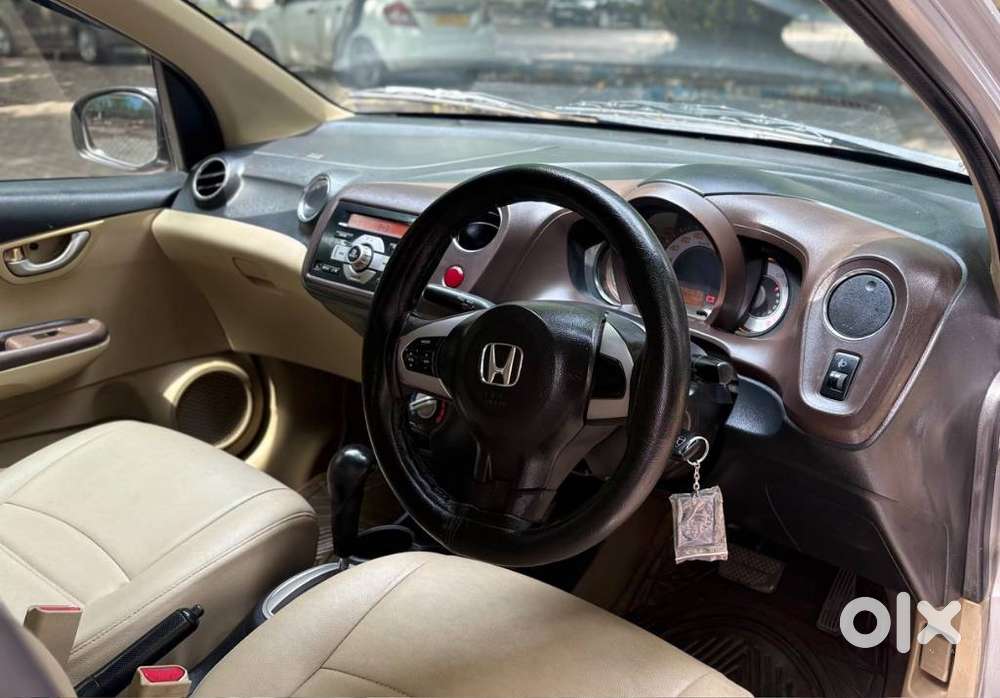 Honda Brio V Automatic, 2013, Petrol