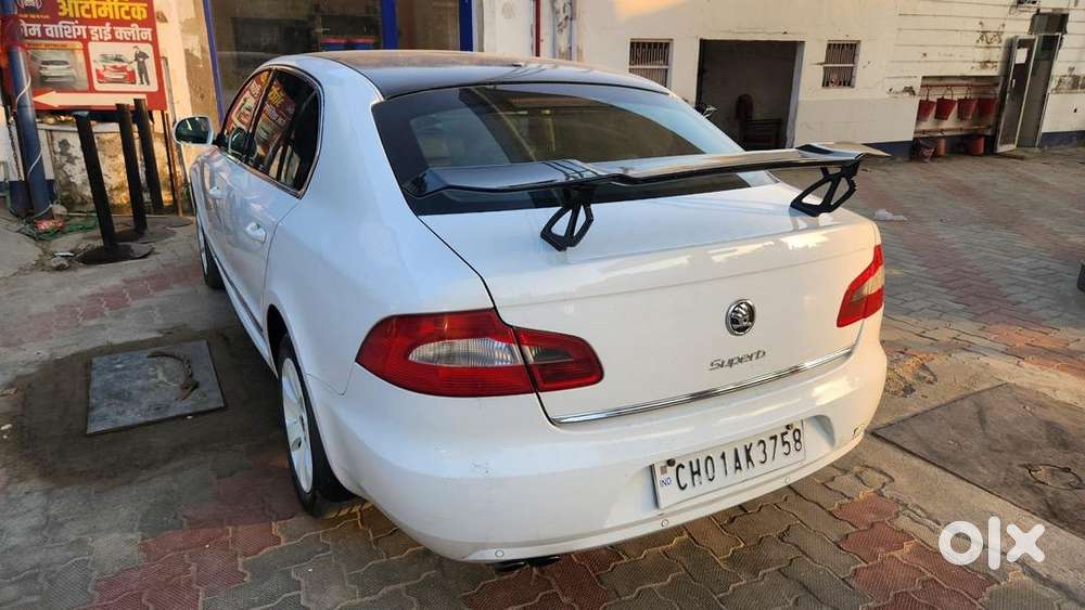 Skoda Superb 2011 Diesel 1st Owner Well Maintained