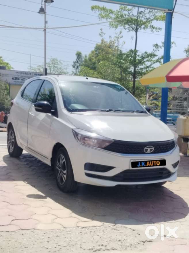 Tata Tiago 1.2 Revotron Xt (o), 2023, Petrol