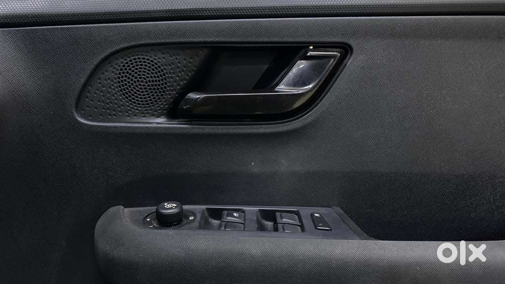 Tata Altroz 1.2 Xza Plus Dark Edition Dct, 2022, Petrol