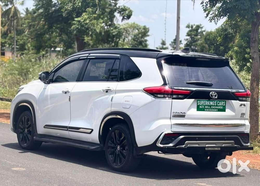 Toyota Innova Hycross 2.0 Zx (o) Hybrid 7 Str, 2025, Petrol