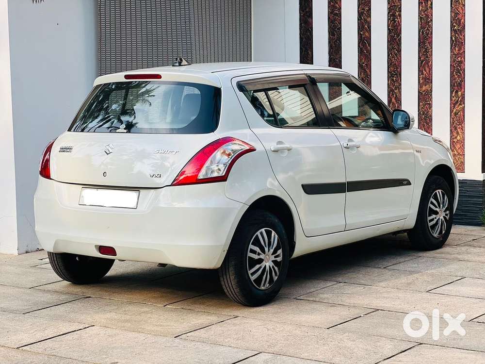 Maruti Suzuki Swift Vxi Optional, 2014, Petrol