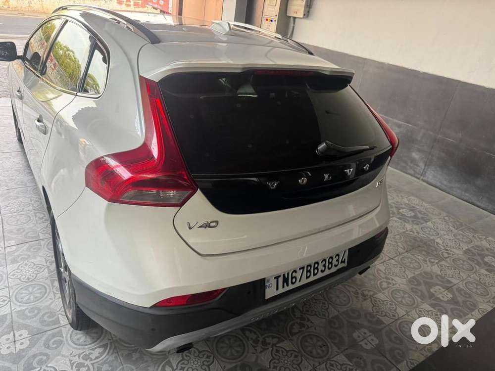 Volvo V40 2015 Diesel 180000 Km Driven