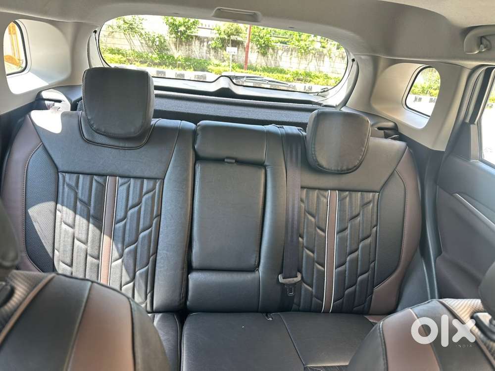 Maruti Suzuki Brezza 1.5 Petrol Automatic 2025