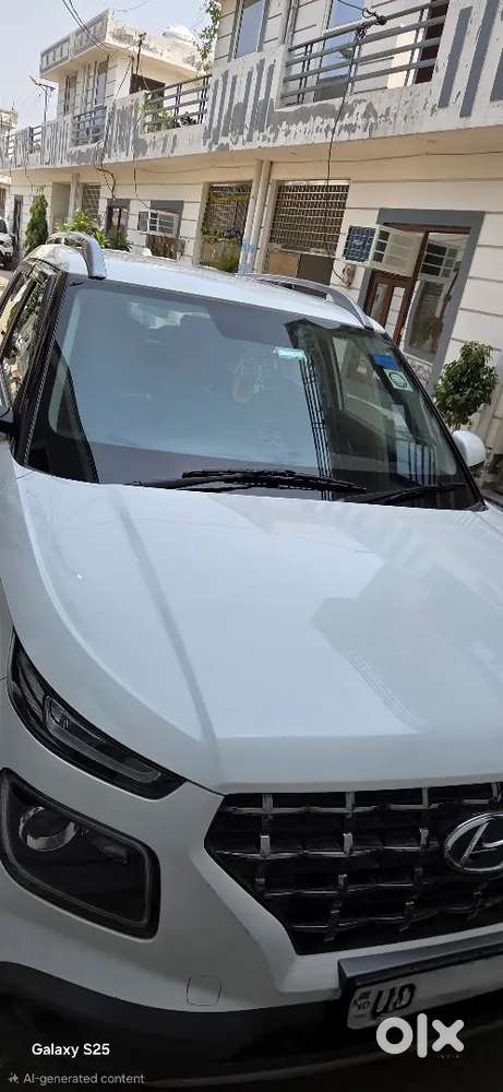 Hyundai Venue 2022 Petrol 26000 Km Driven