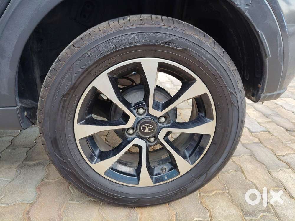 Tata Nexon 1.2 Revotron Xz Plus Dual Tone Roof (s), 2020, Petrol