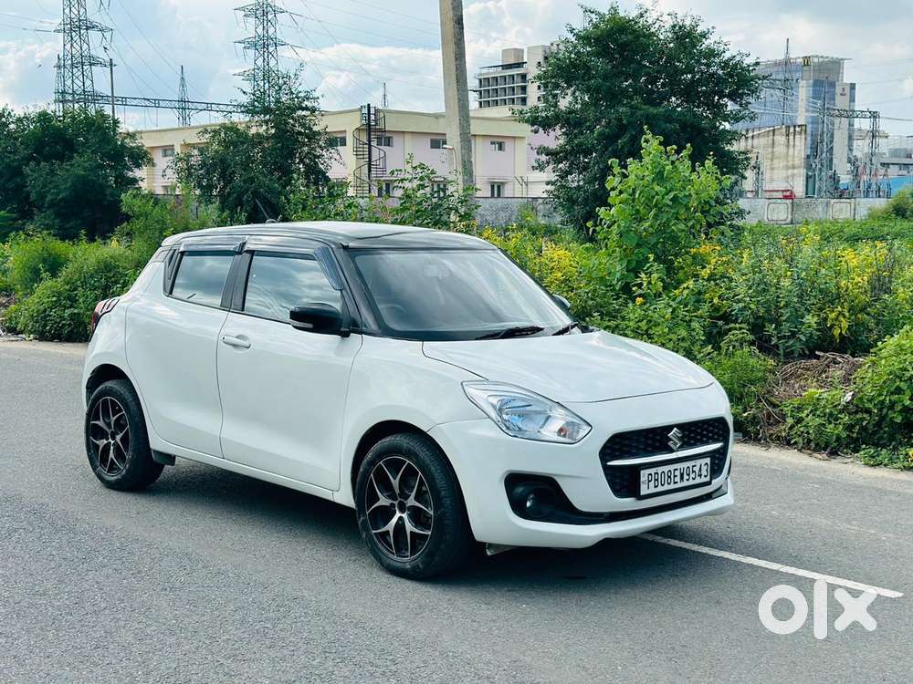 Maruti Suzuki Swift Vxi + Manual, 2022, Petrol