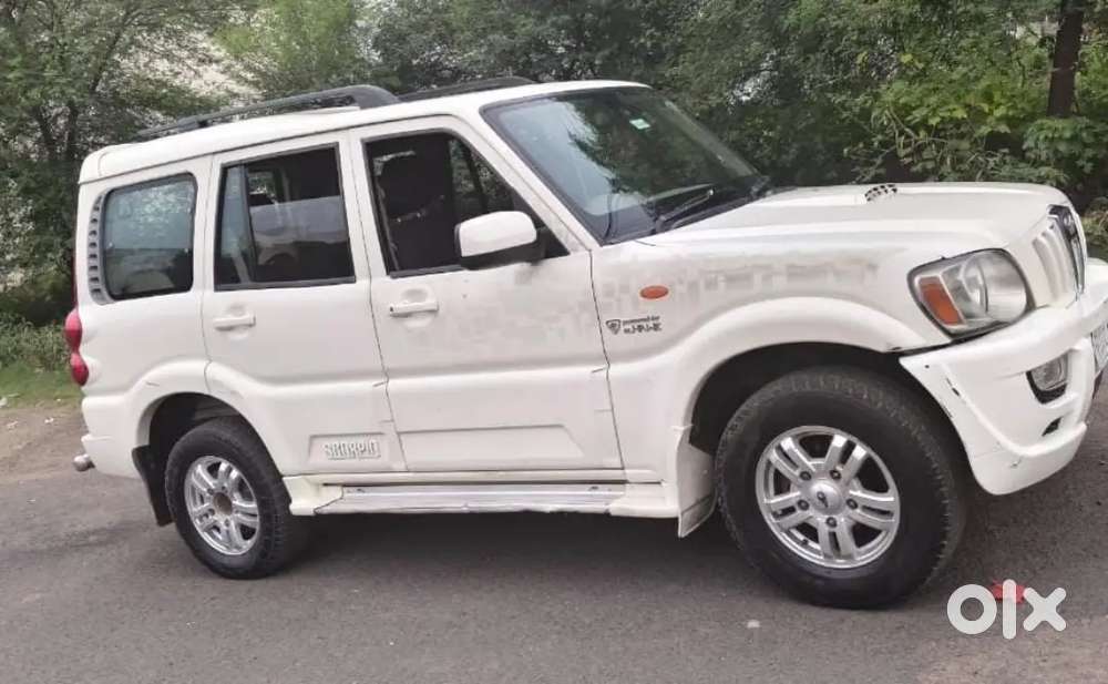 Mahindra Scorpio Classic 2013 Diesel 80000 Km Driven