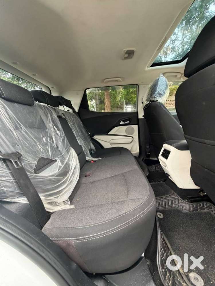 Mahindra Xuv 3xo, 2024