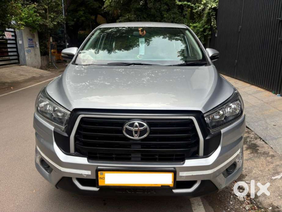 Toyota Innova Crysta 2.4 G Plus Mt 8 Str, 2024, Diesel