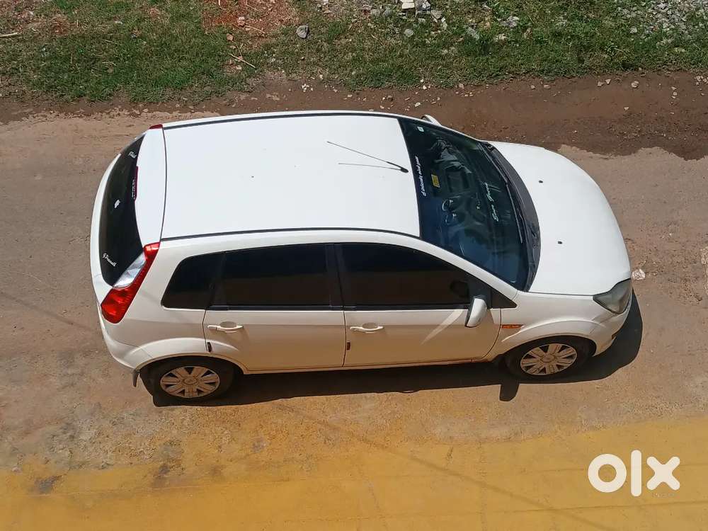 Ford Figo Petrol Titanium 2012