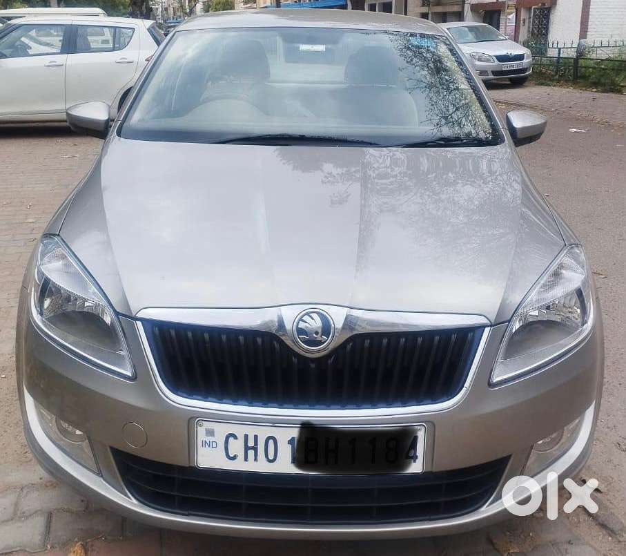 Skoda Rapid Petrol 2016