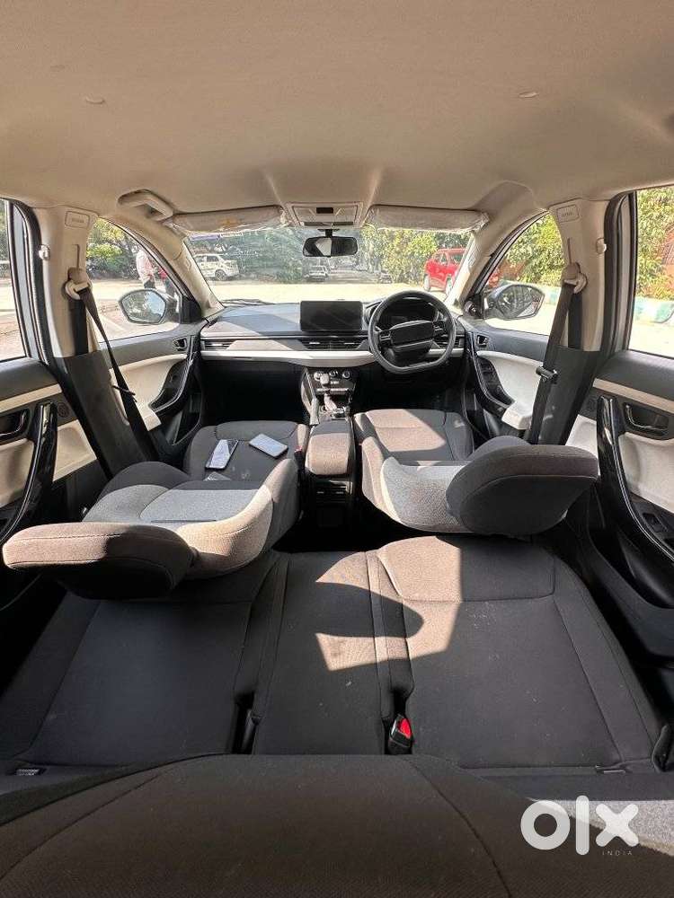 Tata Nexon Pure 1.2 S Revotron Petrol 6 Mt, 2025, Petrol