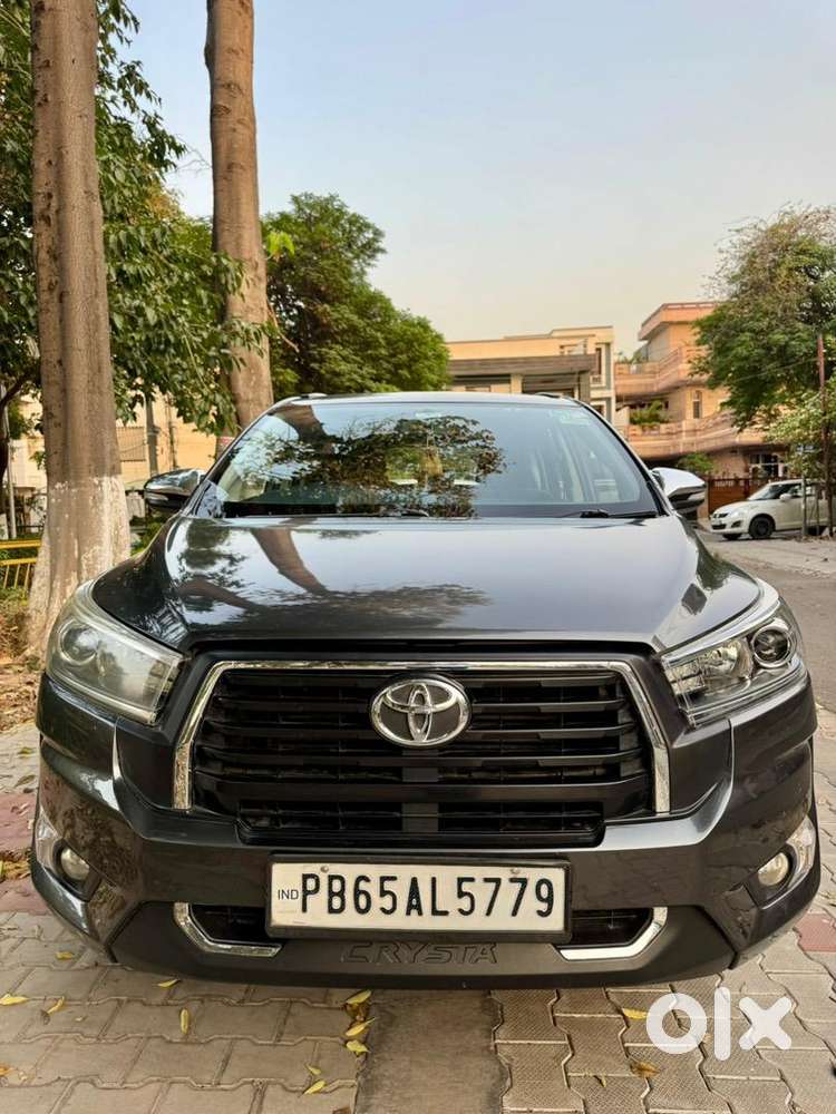 Toyota Innova Crysta 2017 Diesel Well Maintained