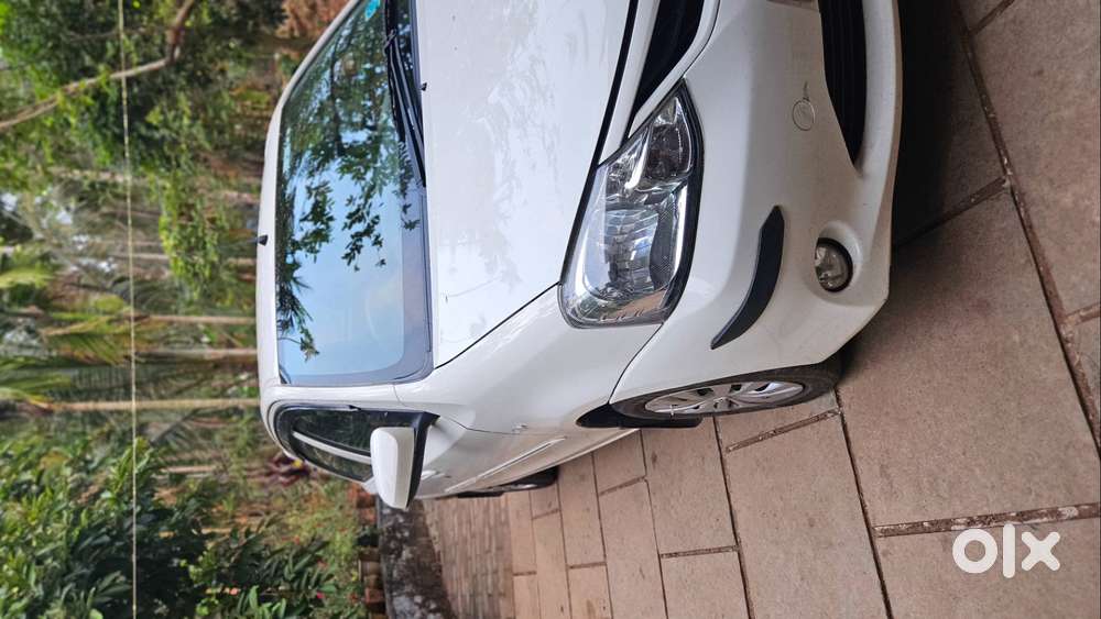 White Colour ,2 Airbags,pioneer Music System