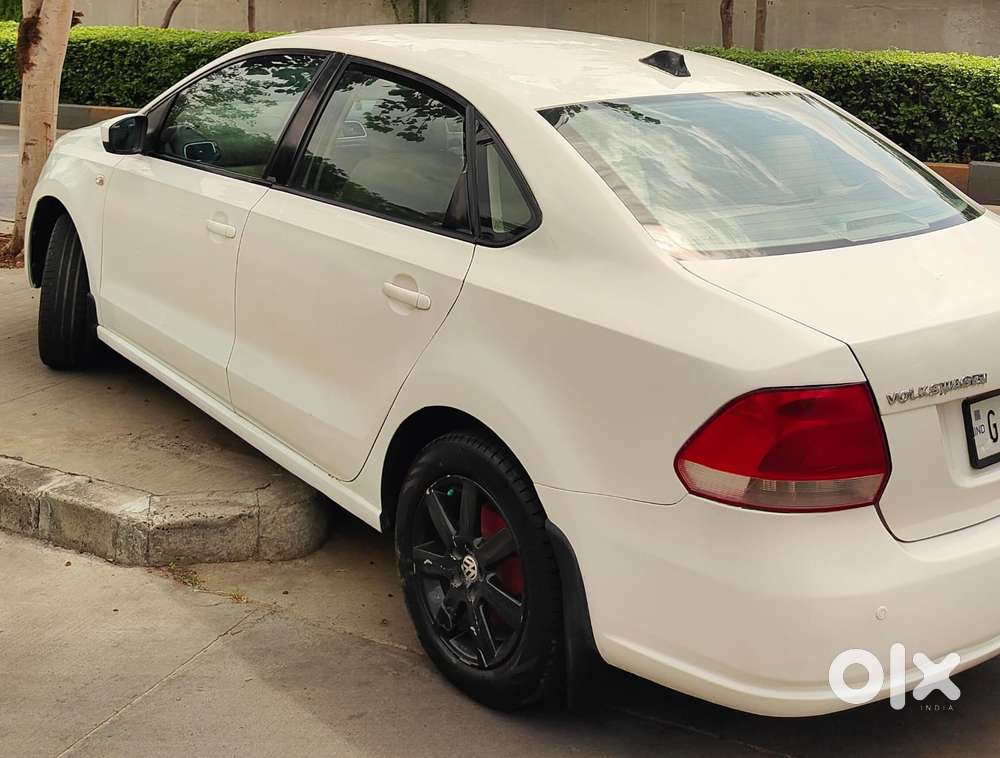 Volkswagen Vento 1.2 Highline Plus At 16 Alloy, 2011, Cng & Hybrids