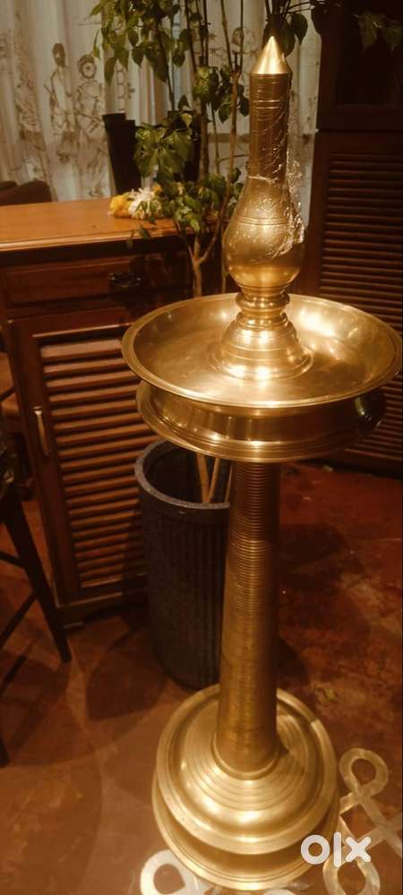NILAVELAKKU (BRASS LAMP)