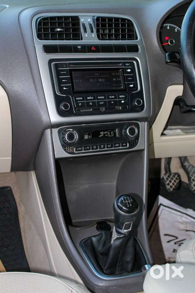 Volkswagen Vento 2010-2013 Petrol Highline, 2015, Petrol