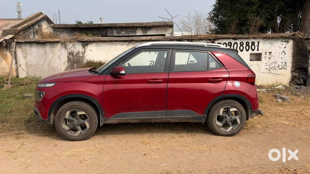 Hyundai Venue 2019 Diesel 79500 Km Driven