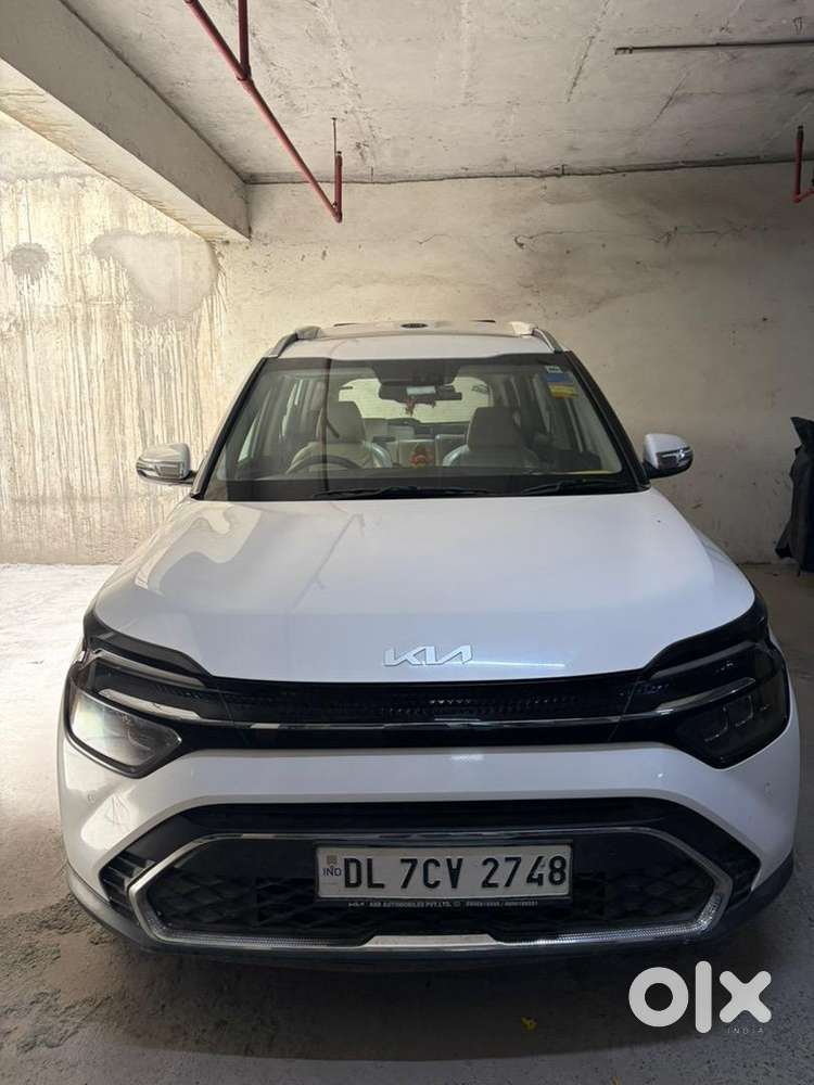 Excellent Condition Under Warranty 2023 Petrol Kia Carens