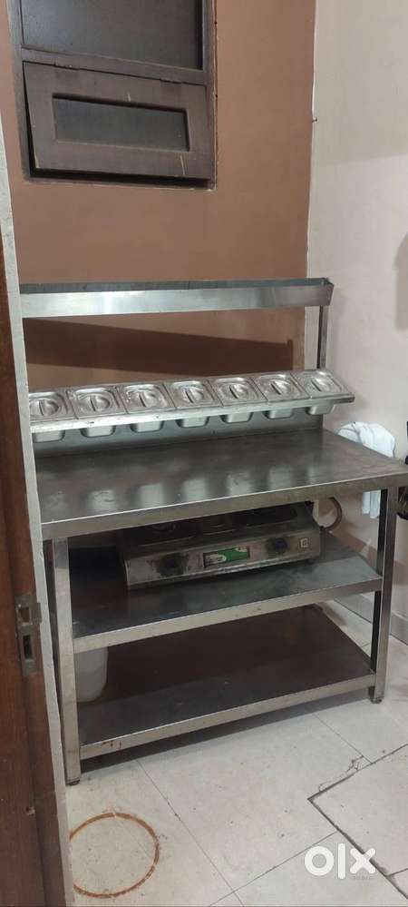 Comercial pizza topping makeline sandwich burger choping table