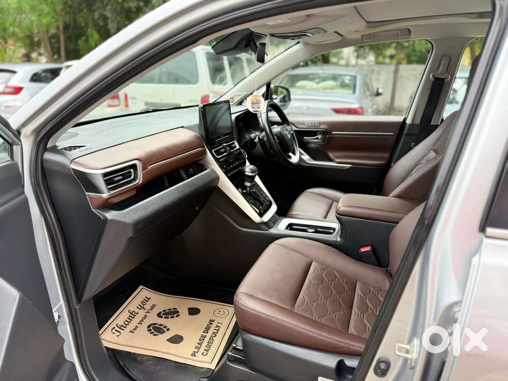 Toyota Innova Hycross 2.0 Vx (o) Hybrid 7 Str, 2024, Petrol