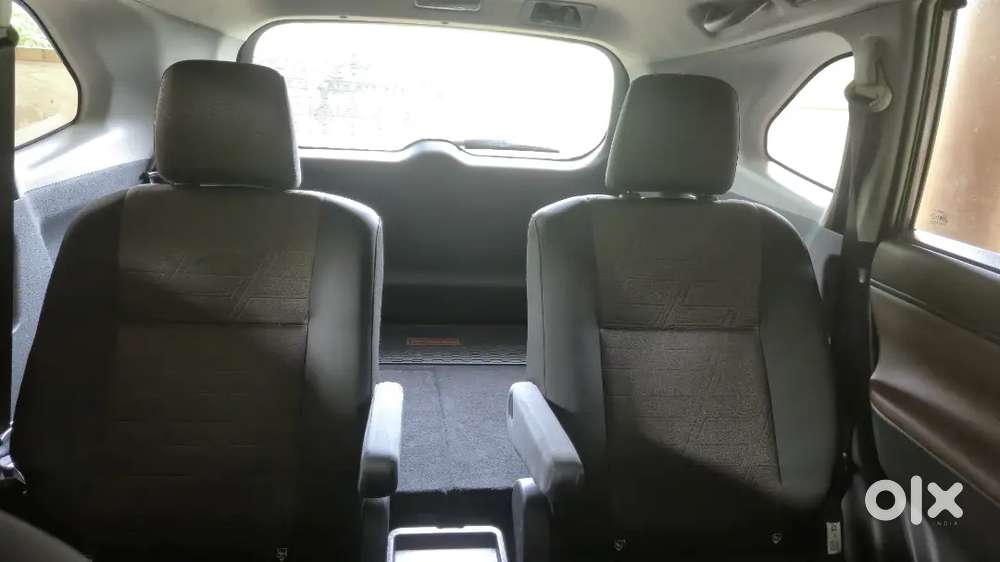 Toyota Innova Hycross 2024 Aug Petrol Hybrid 9400 Km Driven