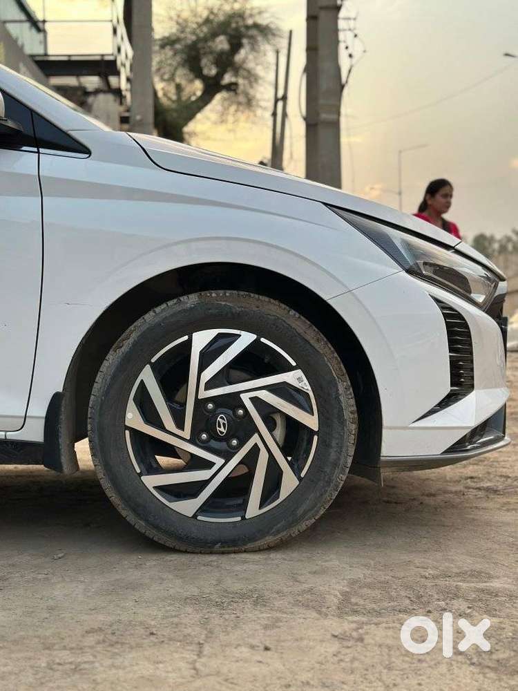 Hyundai New I20 1.2 Asta (o) Mt, 2024, Cng & Hybrids