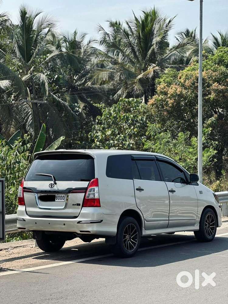 Toyota Innova 2015