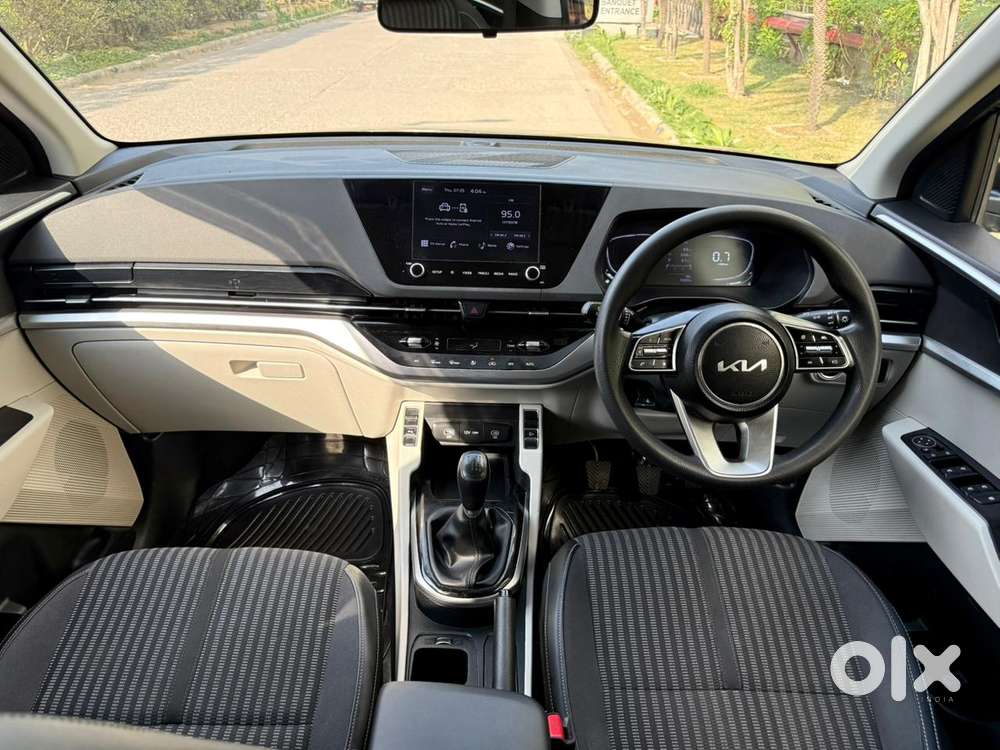 Kia Carens 1.4 Prestige Plus Turbo 7 Str, 2023, Petrol