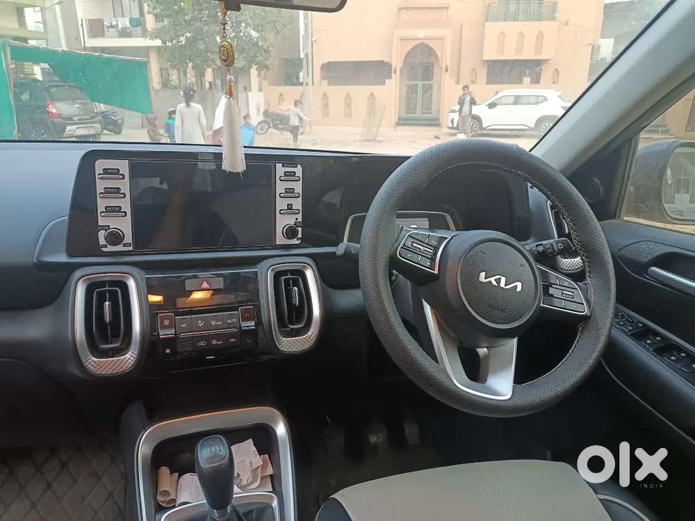 Kia Sonet 2023 Diesel 14000 Km Driven