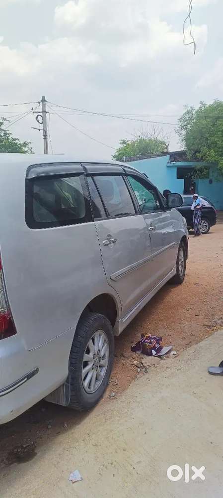Toyota Innova 2012