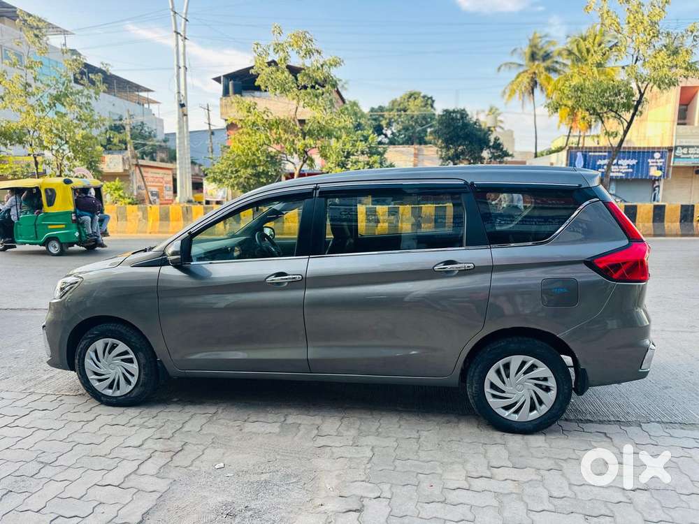 Maruti Suzuki Ertiga 1.5 Vxi, 2021