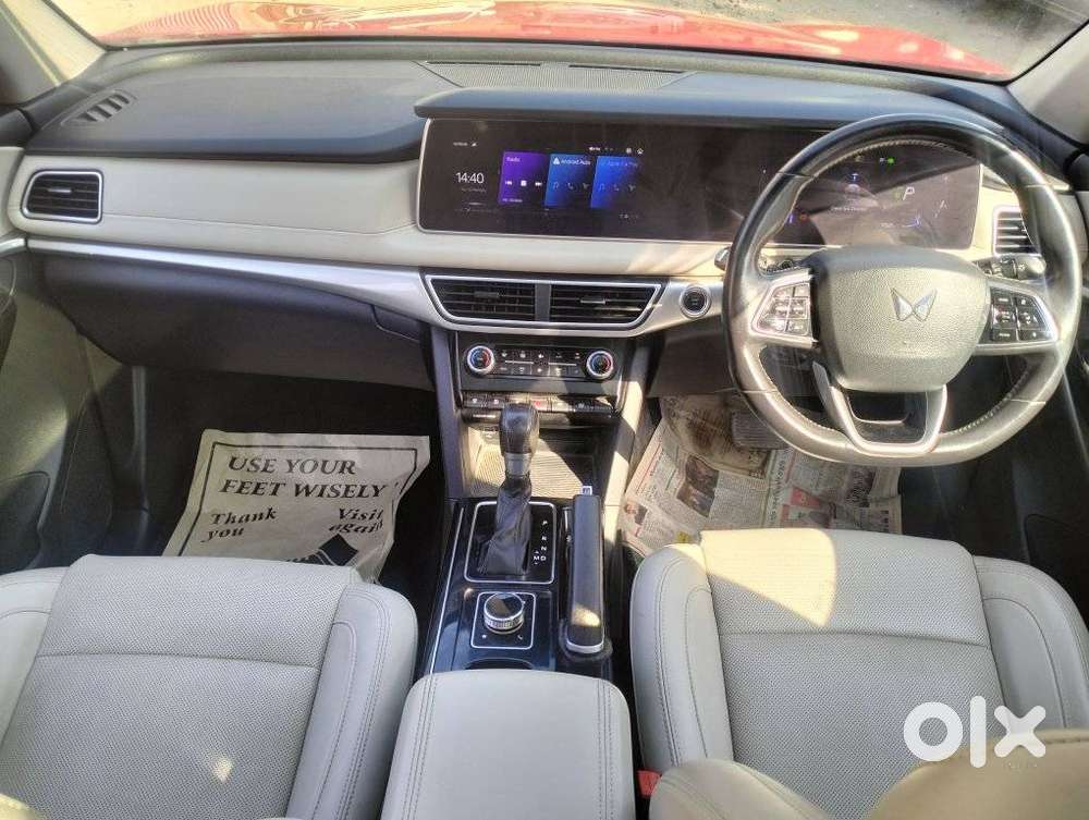 Mahindra Xuv700 2.0 Ax 7 Petrol At Str, 2025, Petrol
