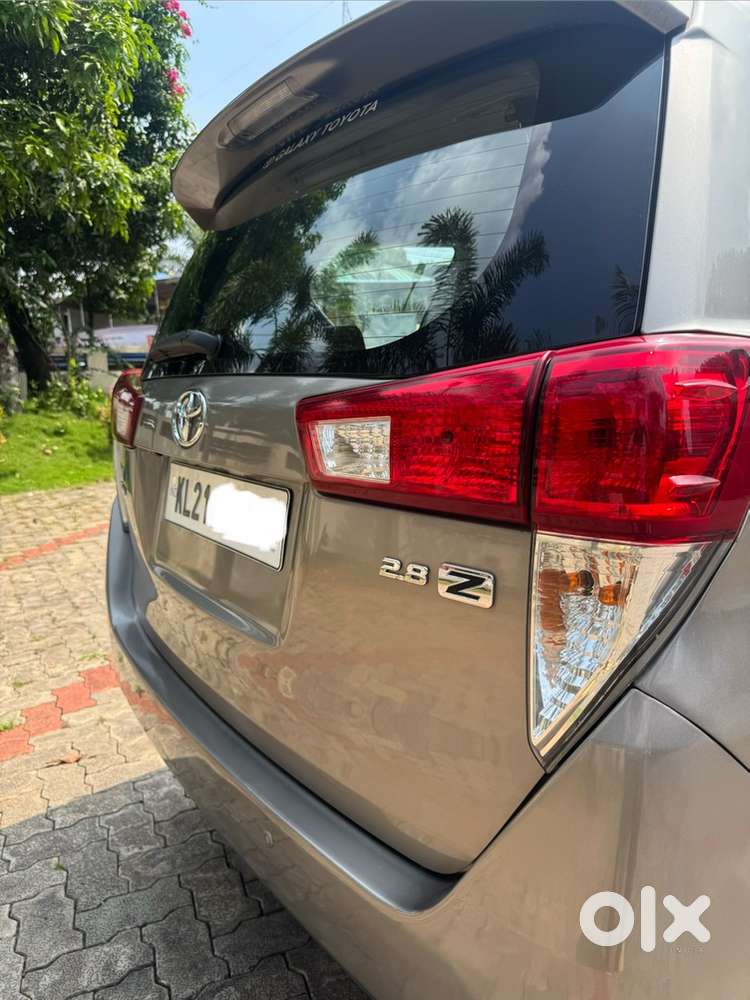 Toyota Innova Crysta Diesel 2016