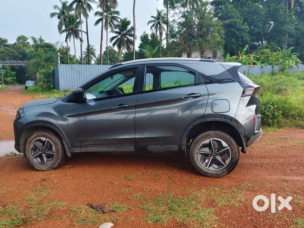 Tata Nexon, 2023, Petrol