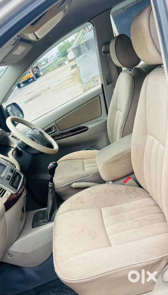 Toyota Innova 2.5 V 8 Str, 2013, Diesel