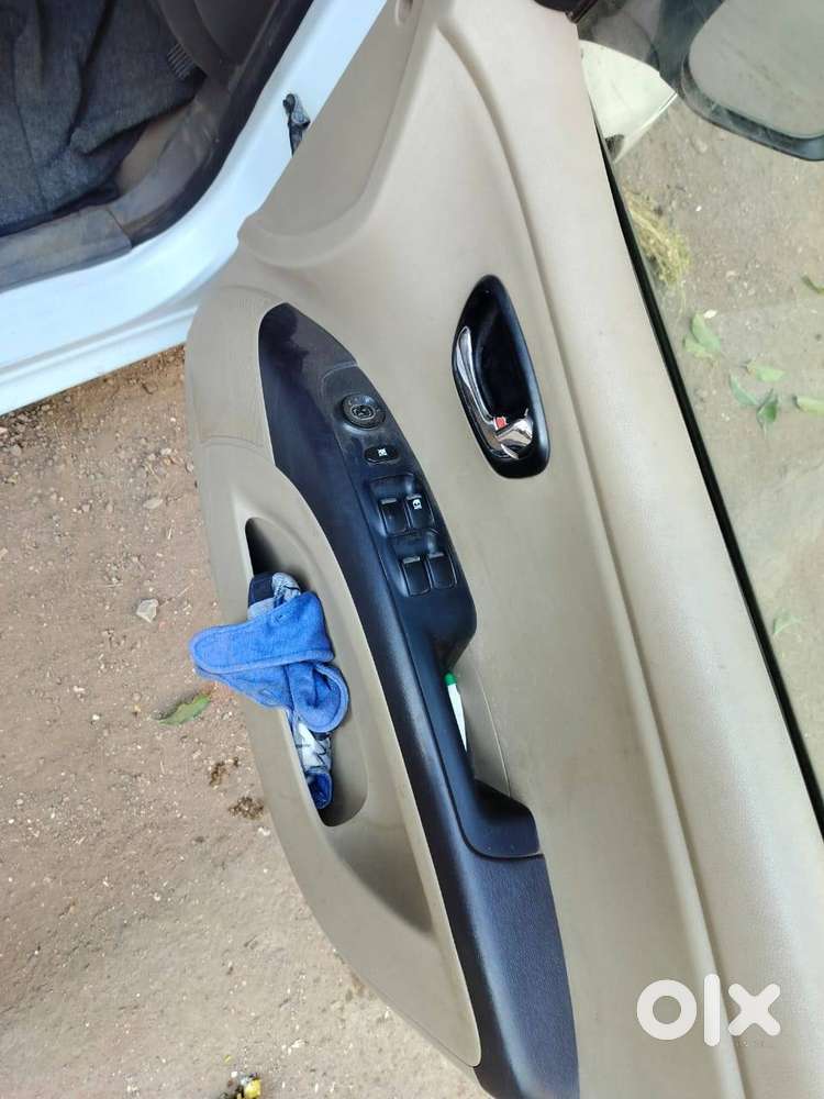 Hyundai I10 Sportz 2011