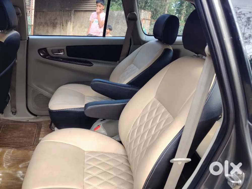 Toyota Innova 2012