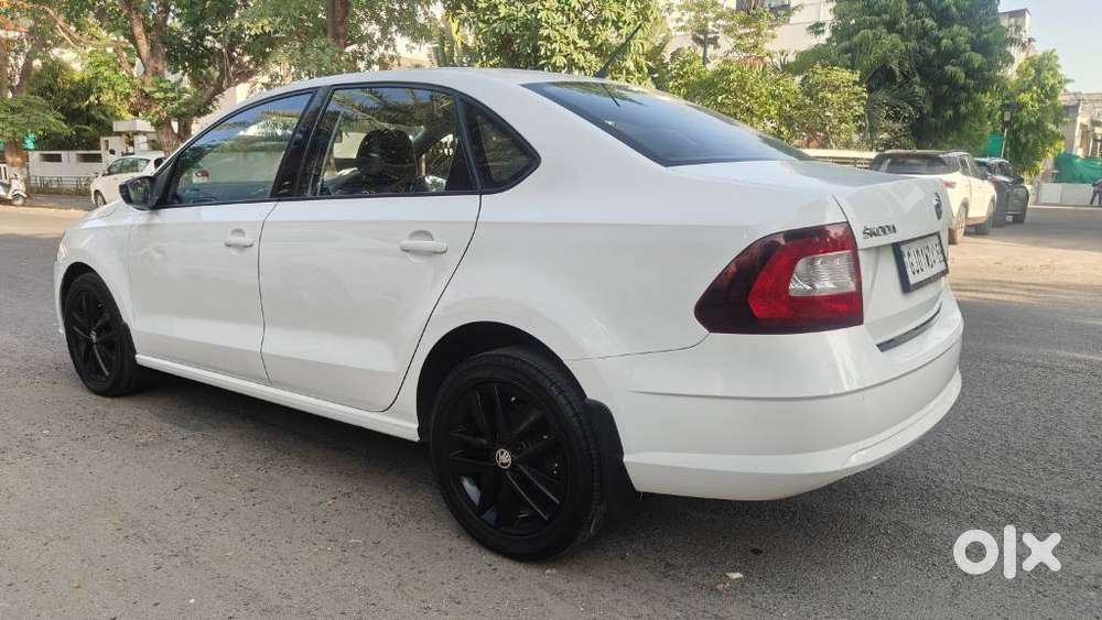 Skoda Rapid 1.0 Ambition Tsi At, 2021, Petrol