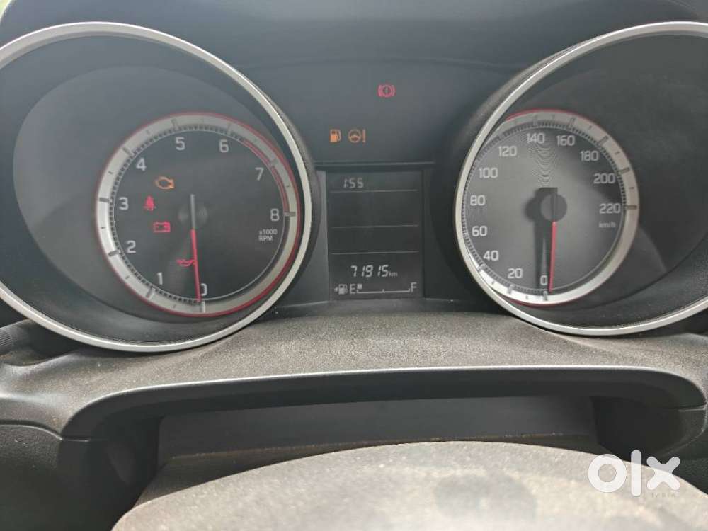 Maruti Suzuki Swift Vxi + Manual, 2022, Petrol