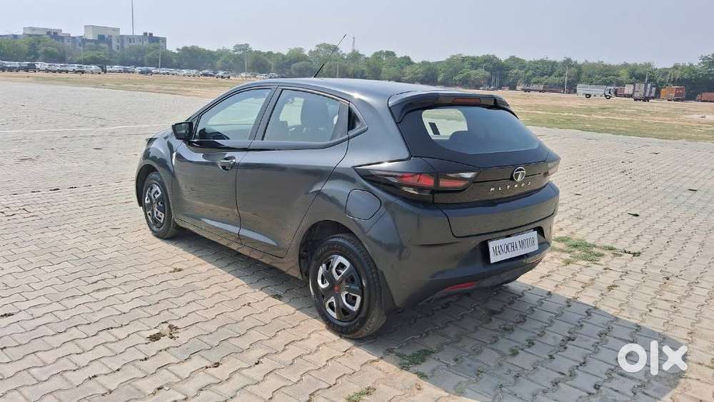 Tata Altroz 1.2 Xe, 2020, Petrol