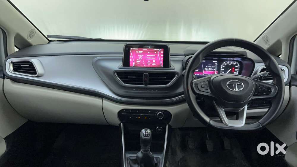 Tata Altroz Xz Plus (s), 2023, Petrol