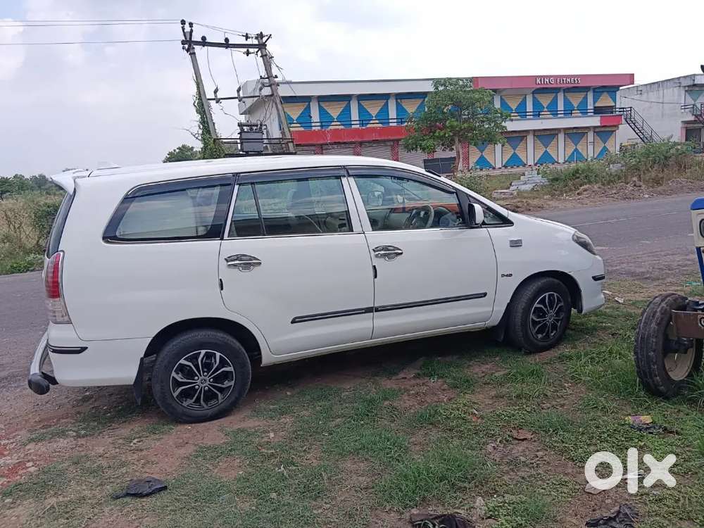 Toyota Innova 2011 Diesel 120000 Km Driven