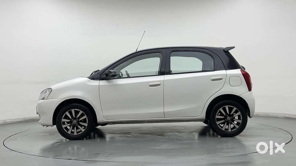 Toyota Etios Liva 2014-2016 V, 2016, Petrol